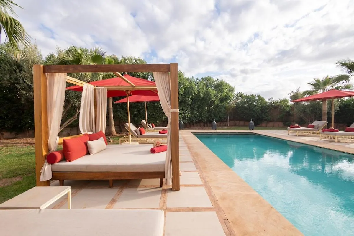 Luxury 5-Suite Villa With Heated Pool, Steam Room & Games Marrakesz