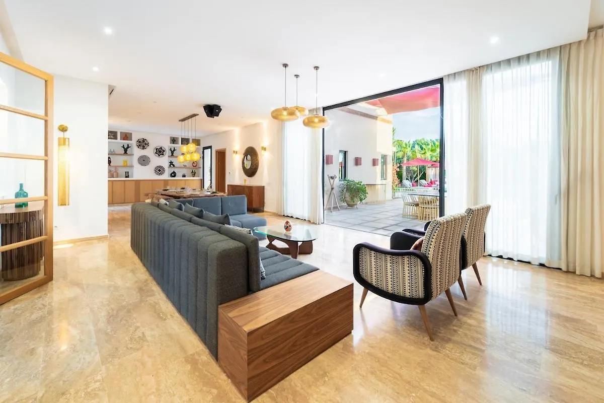 Luxury 5-Suite Villa With Heated Pool, Steam Room & Games Marrákes
